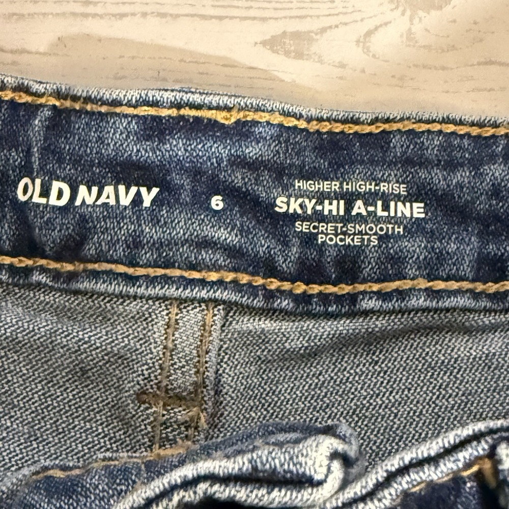 Old Navy Sky Hi A Line Jean Shorts Sz 6 Raw Hem Button Fly 2 Pair Lot Denim Blue - Picture 11 of 15